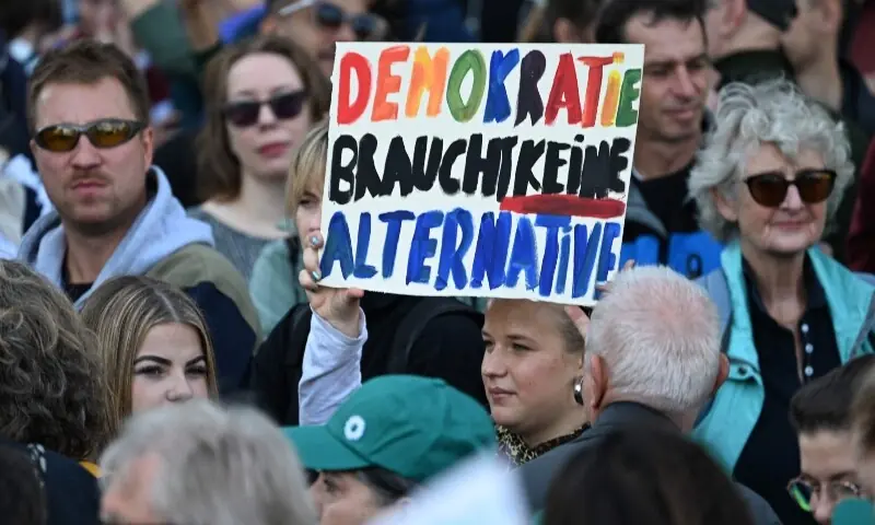 Tens of thousands protest against far right in Germany