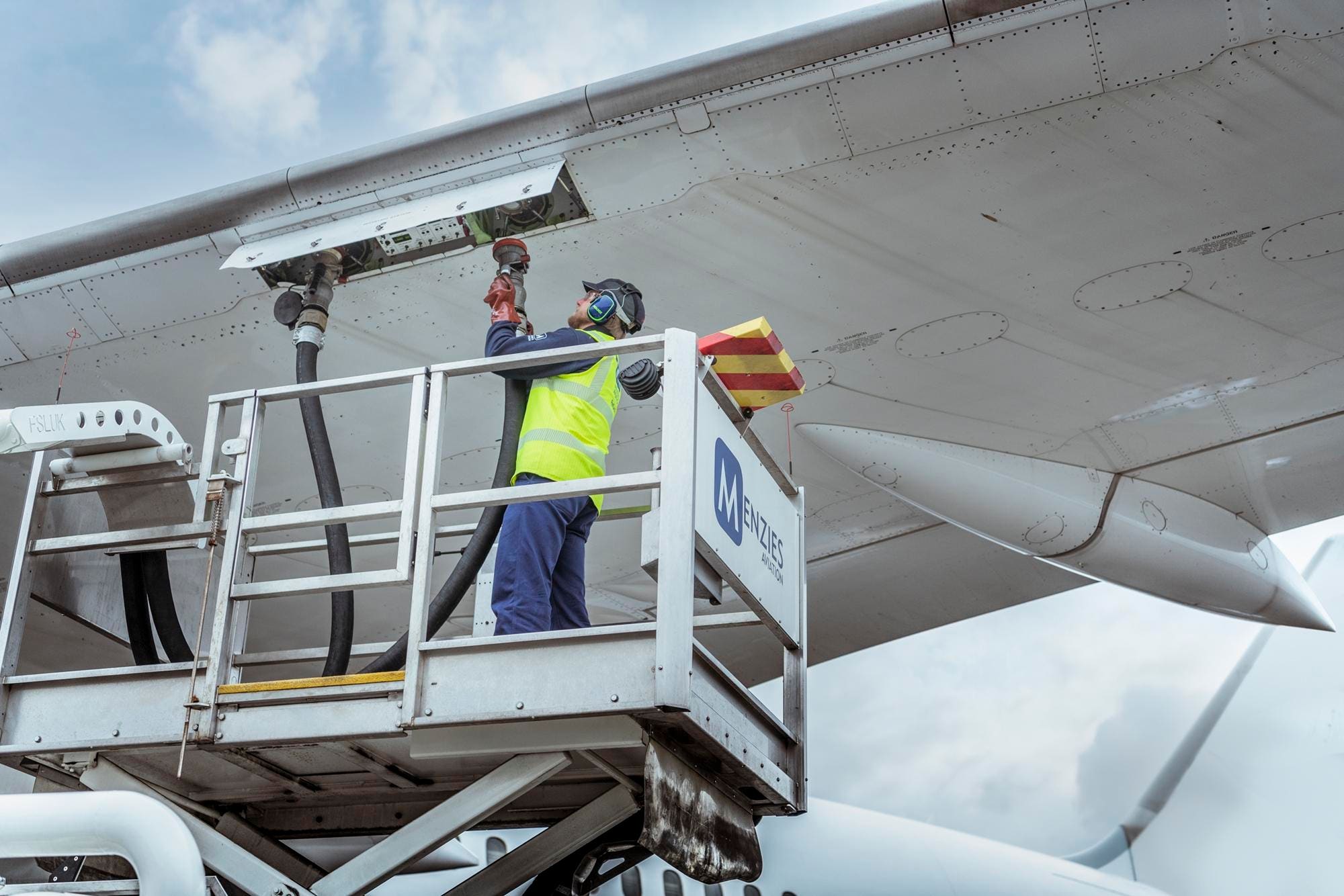 Largest Airline Union Adds Orlando Fuelers, Looks To American Talks