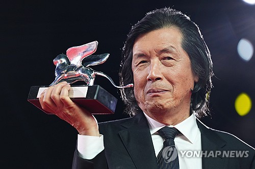 (2nd LD) Lee Chang-dong's 'Possible Love' wins Grand Jury Prize at Venice film fest
