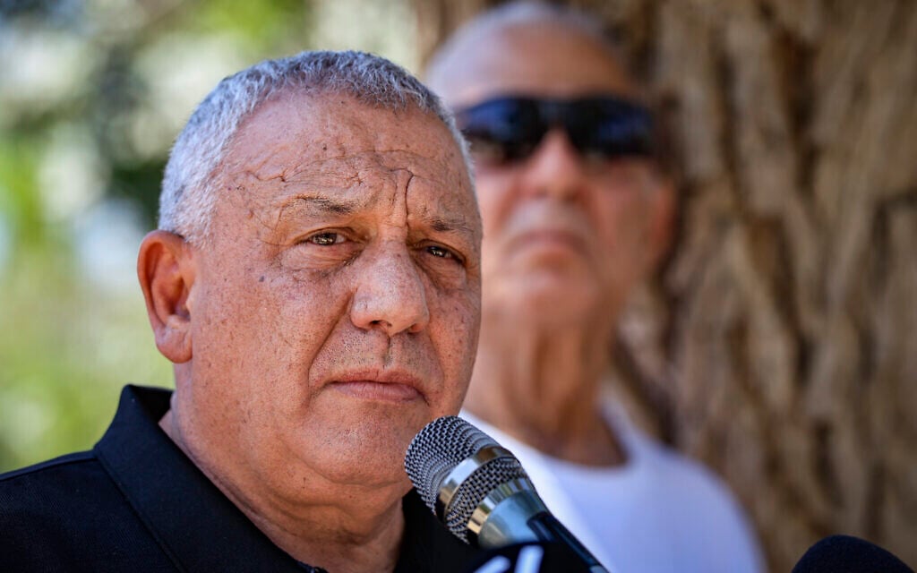 Eisenkot vows ‘no compromise’ on IDF draft law, including for Haredim, if elected PM