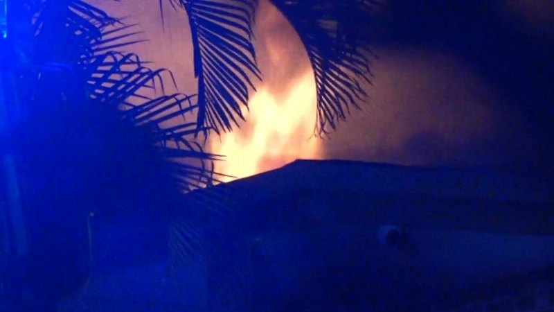 Gold Coast family escapes burning home