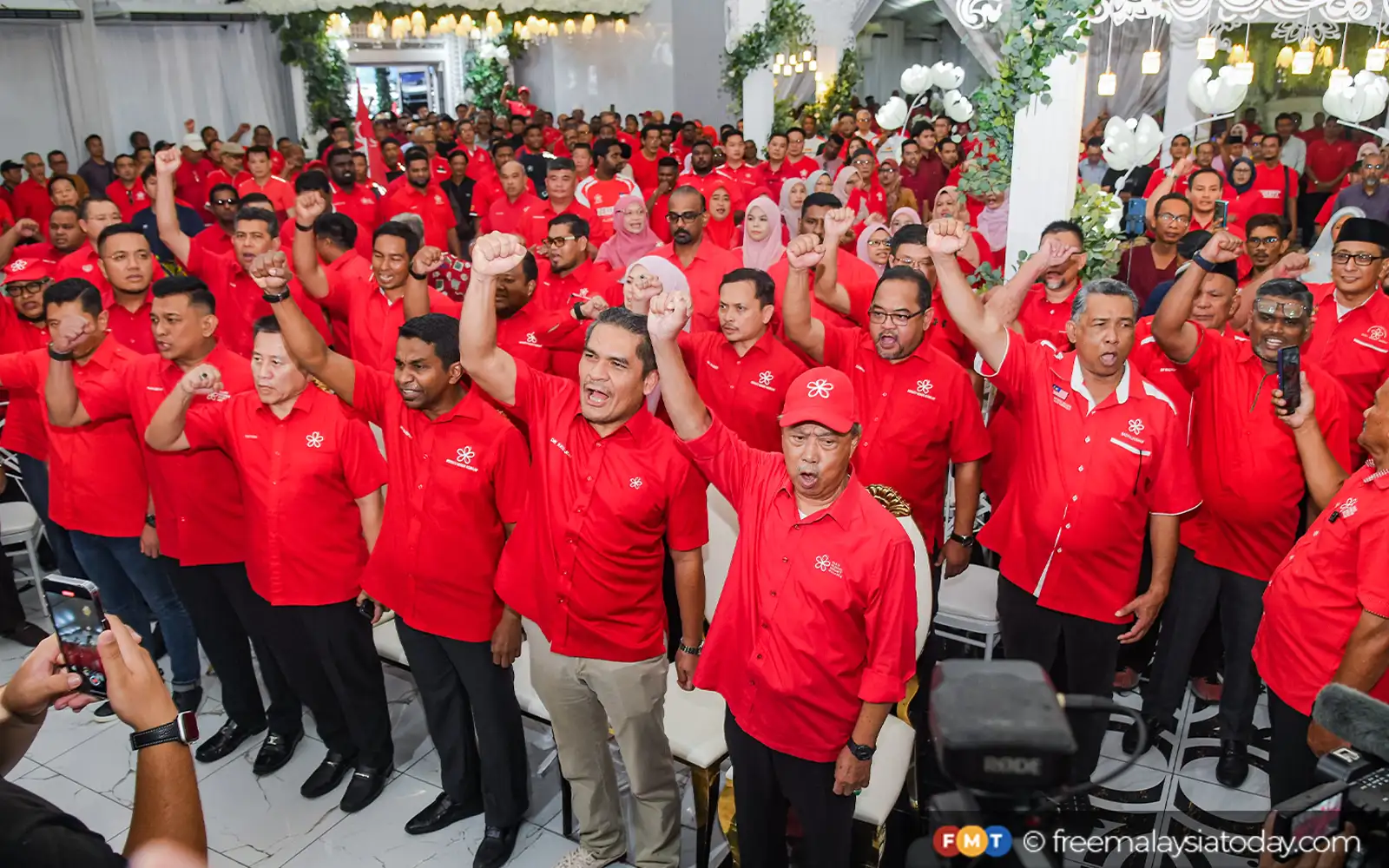 Bersatu will lose ground with foot-dragging over PN, says analyst