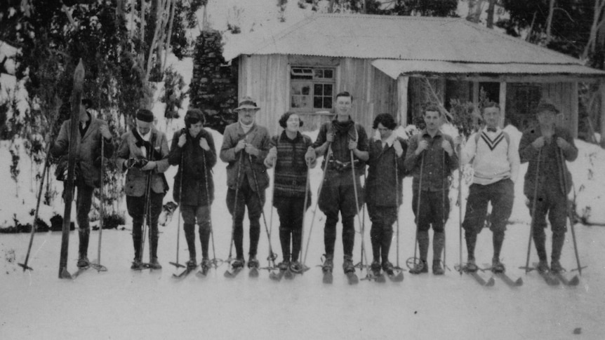 How skiing at Tasmania's oldest known ski club looked different 100 years ago