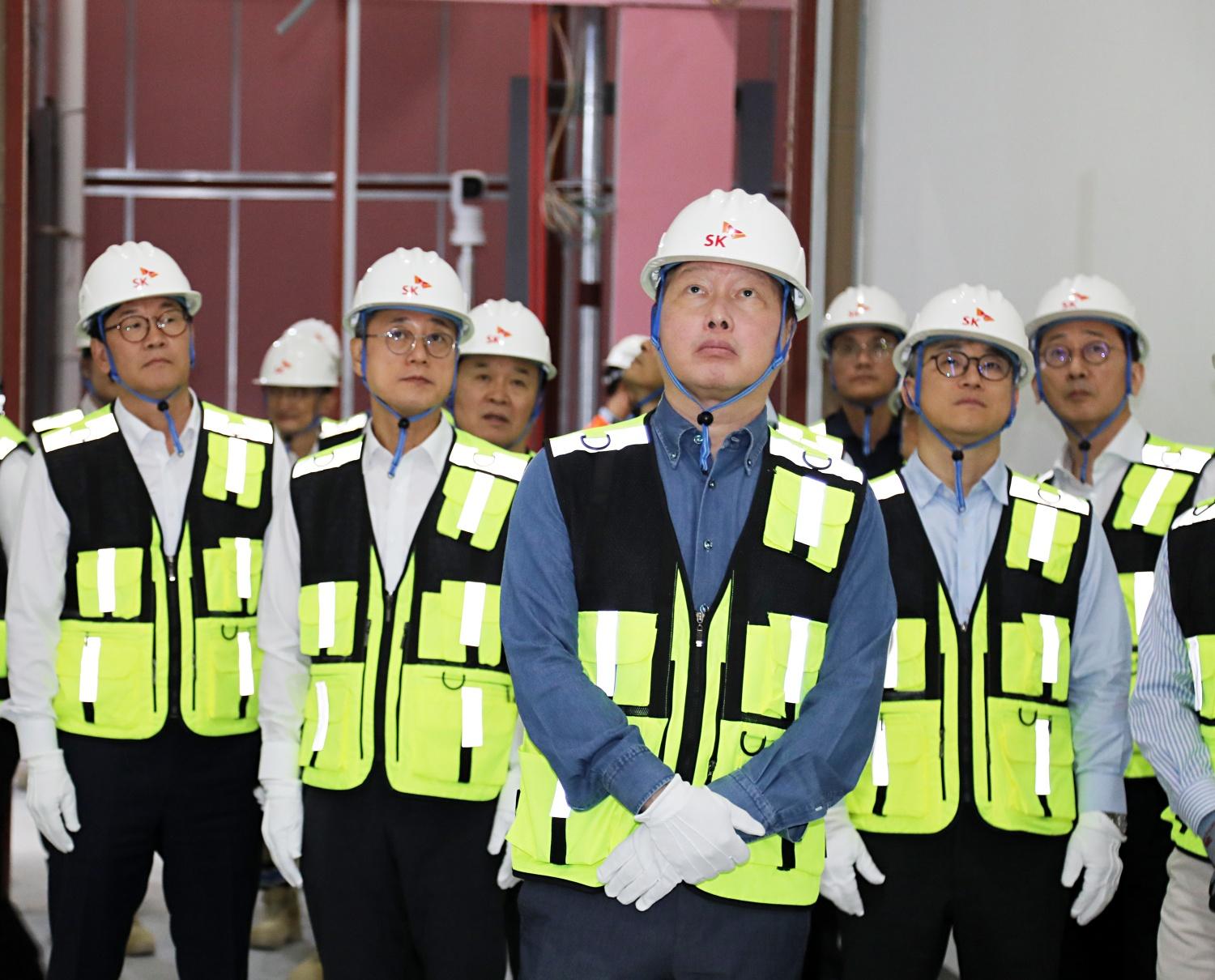 SK chairman calls for sustainable AI biz model amid investment boom