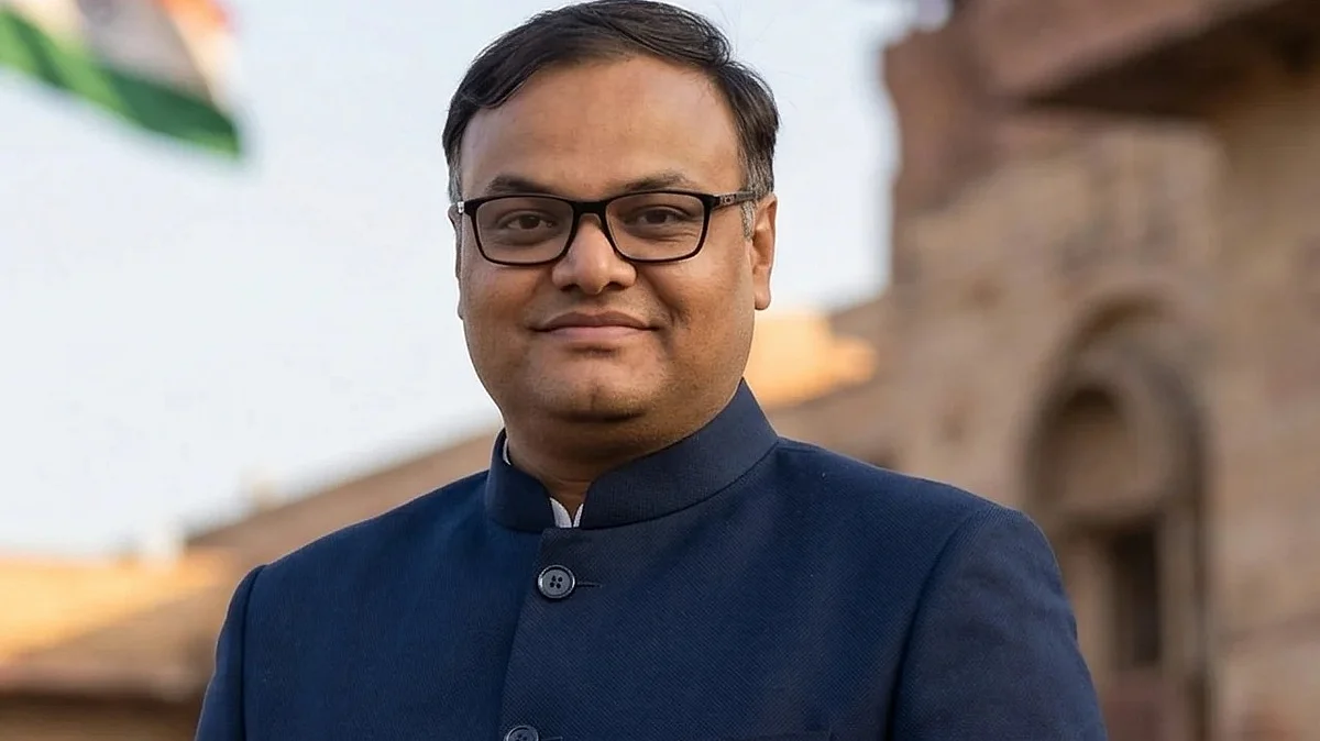 Divisional Commissioner Reviewes Simhastha Work In Indore