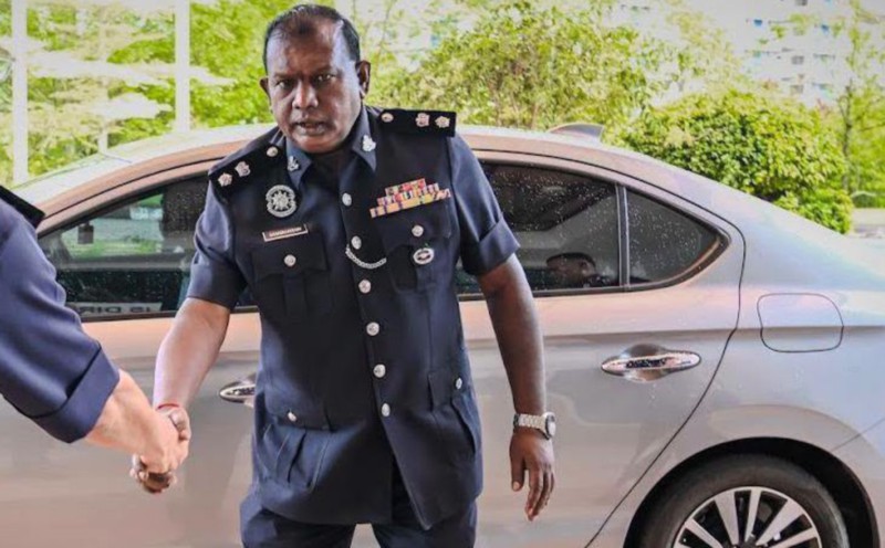 Motorcyclist killed after falling into lorry's path in Batang Kali