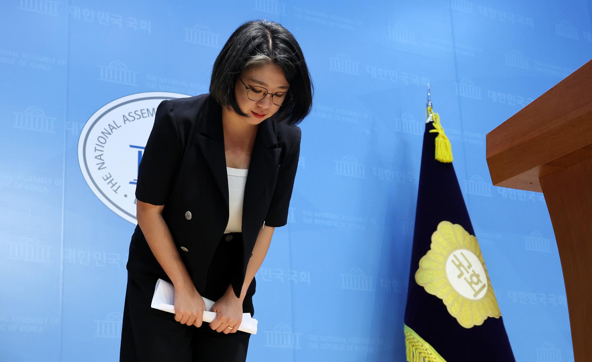 Controversial gender minister nominee steps down amid criticism