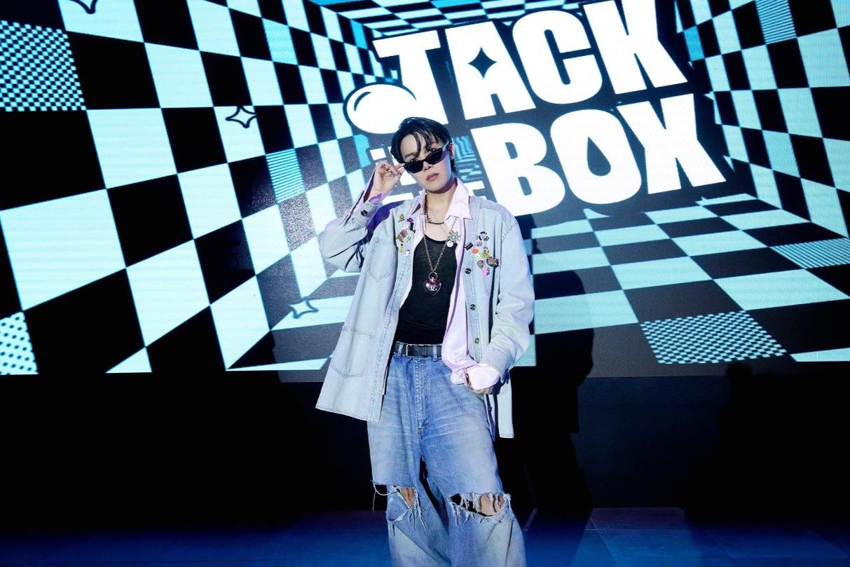How K-pop turned album previews into events worth ticketing