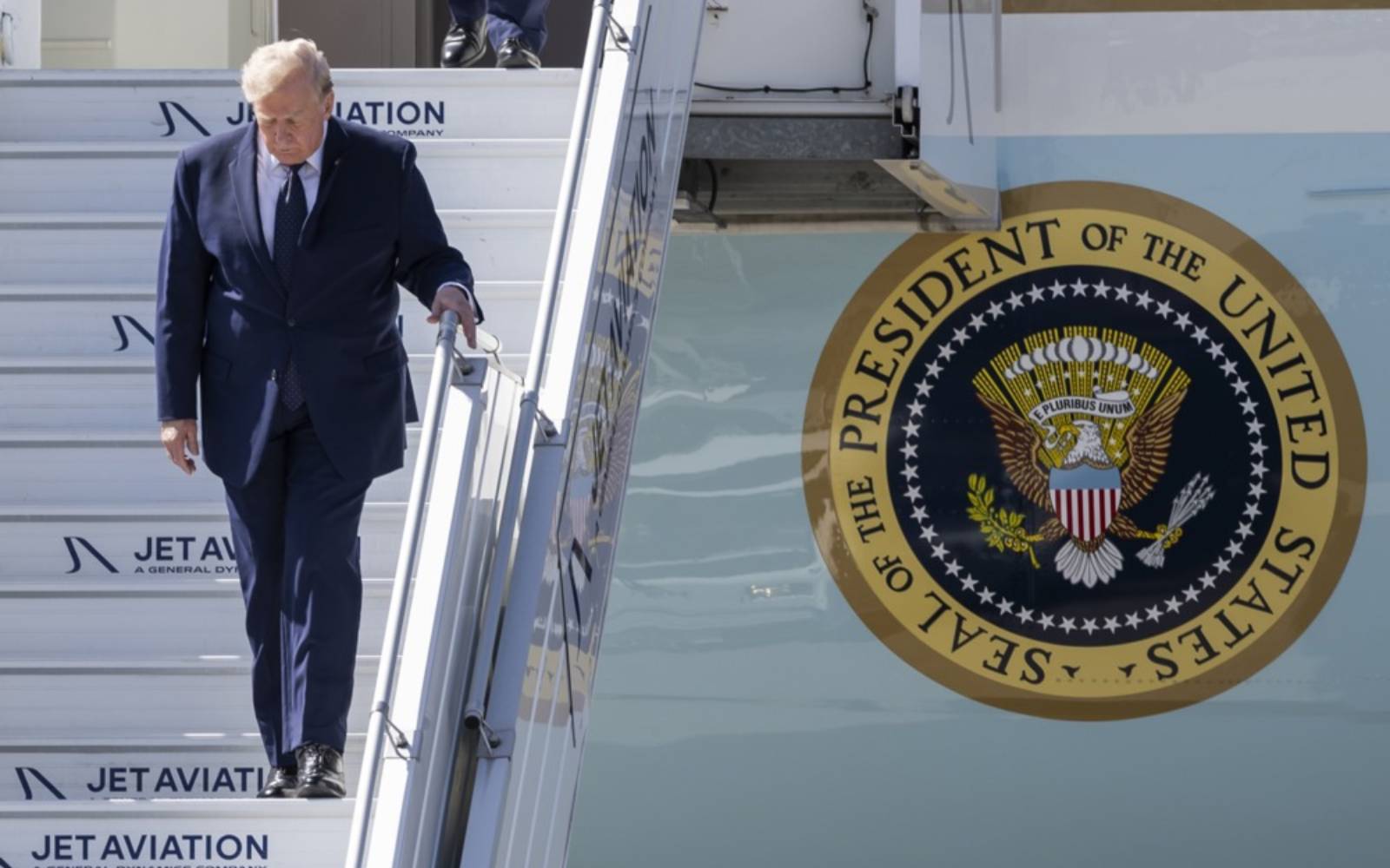 Credible missile threat triggers secret switch of Trump’s aircraft