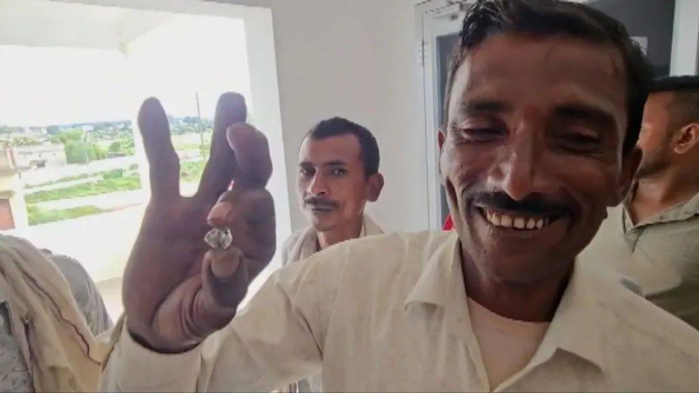 Indian labourers dream of striking it rich after ‘$52,400’ diamond find