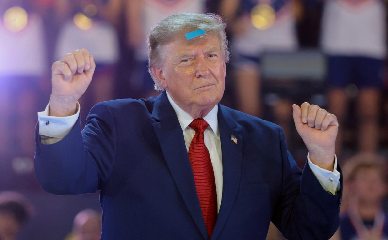 Credible missile threat prompted secret Trump aircraft switch