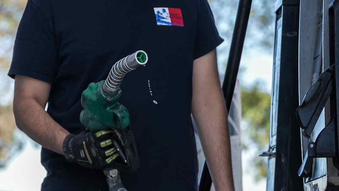 Trump calls on Ukraine to stop striking Russian diesel refineries