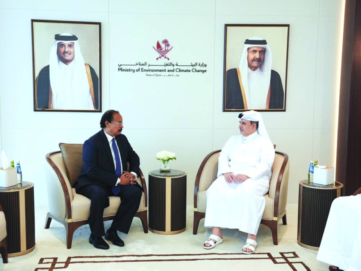 Minister meets Eritrea's envoy