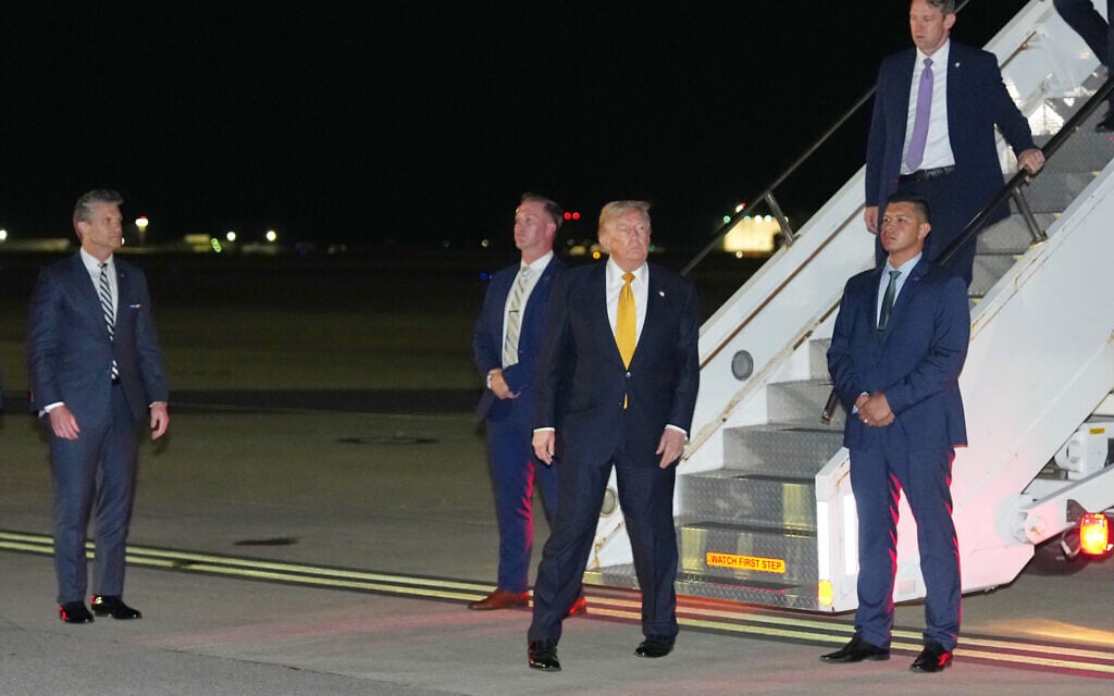 Hegseth, several other aides joined Trump on decoy flight amid Iranian threat — report