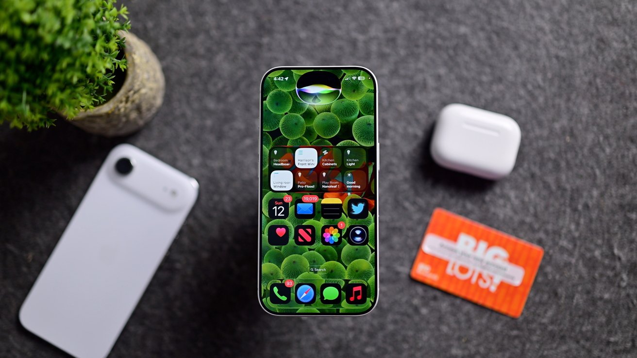 Siri AI could get a boost from news content with new publisher deal