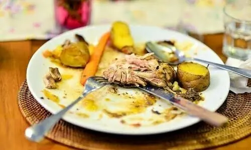 Two minors die of food poisoning in Lahore