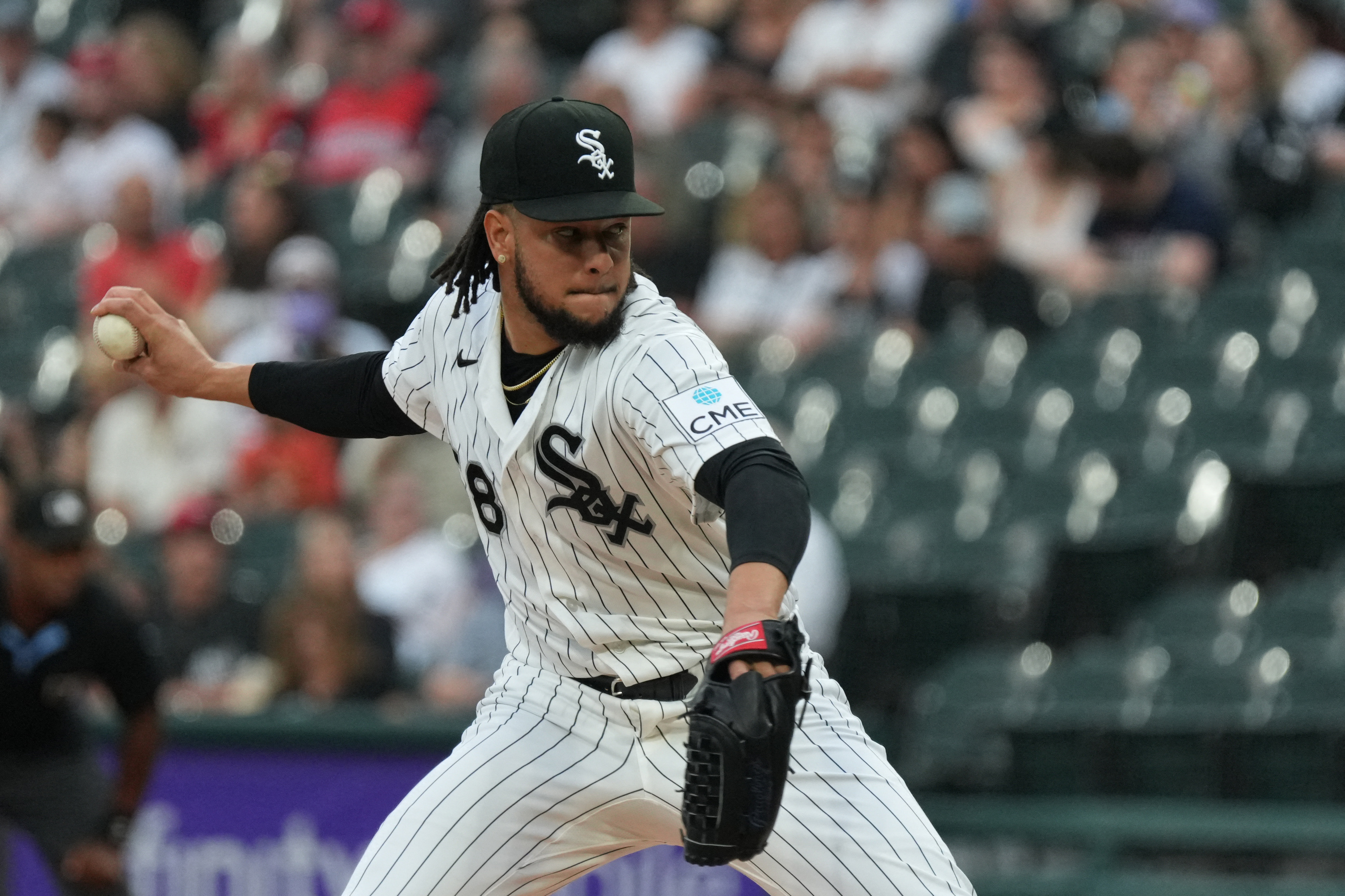Luis Castillo finds former All-Star form, allows 1 hit and strikes out 10 in second game since joining White Sox