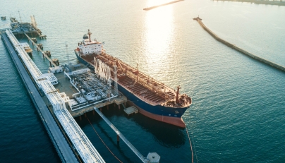 Oil prices surge more than 2% on growing supply fears