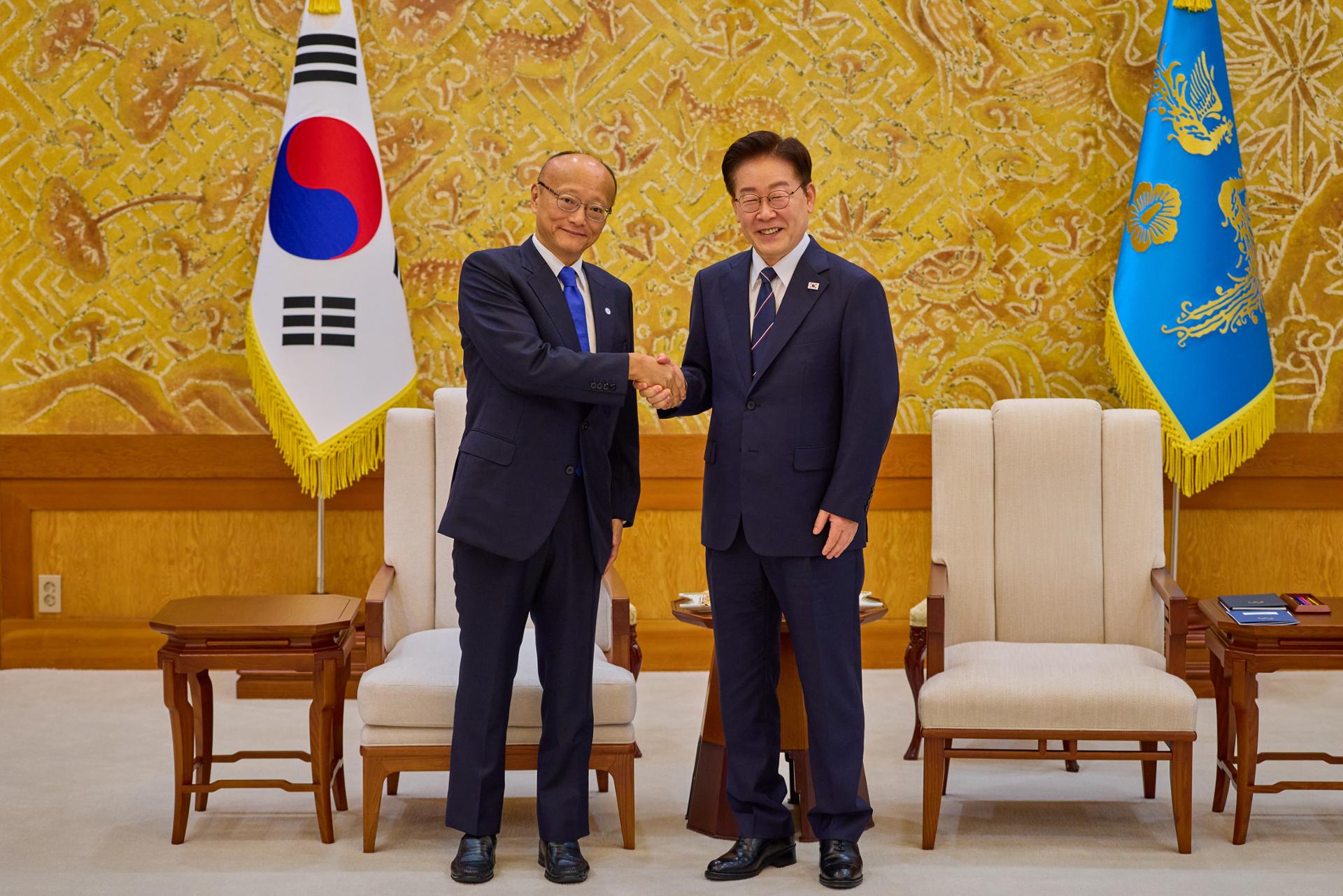 Lee, ADB chief agree to boost cooperation on critical minerals, AI