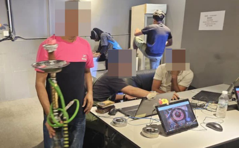 Illegals busted running gambling outlet under guise of grocery shop