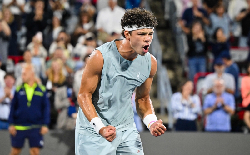 Bloodied but unbowed, defending champ Shelton reaches Montreal final