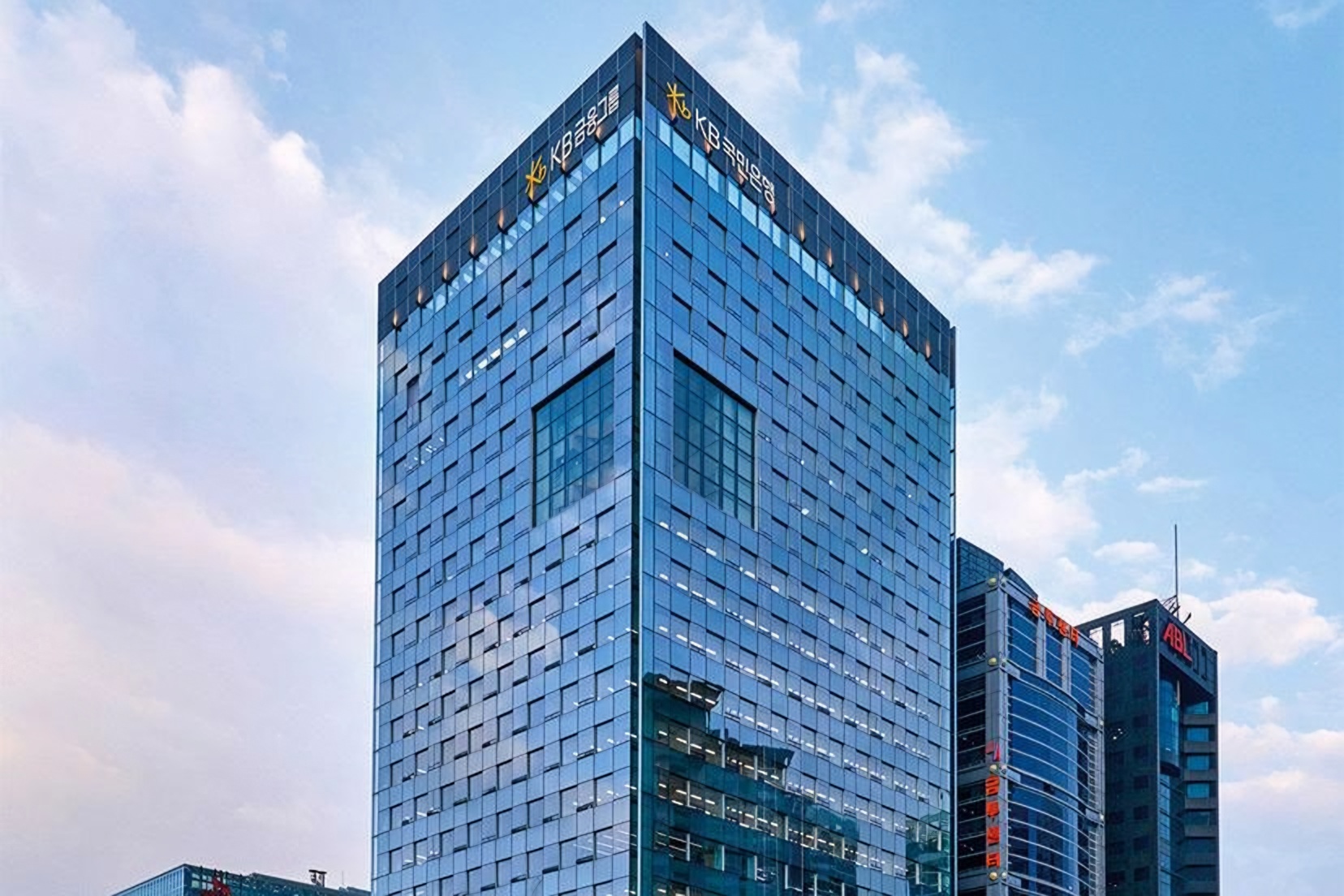 What drove KB to nominate Lee Jae-keun as next chairman?