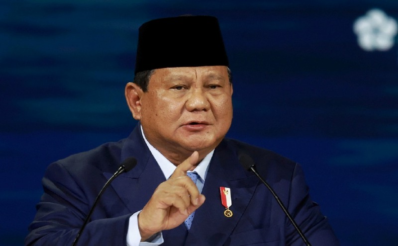 Indonesia's president sacks finance minister, promotes deputy