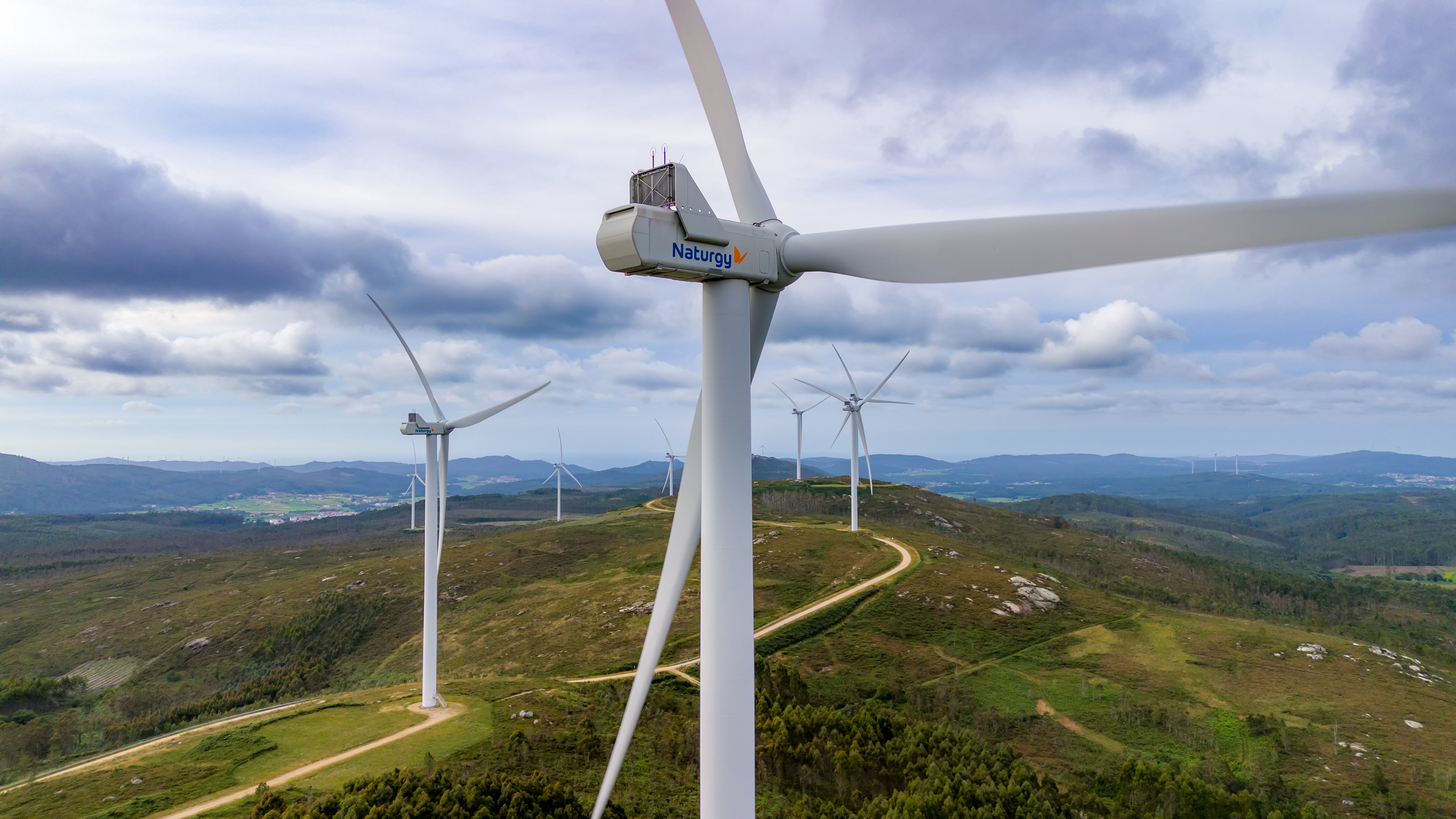 Spain's renewable energy creditors prepare to collect debt after identifying 400 seizable assets