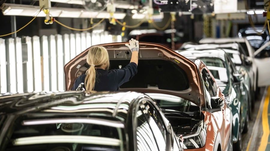 Autobauer: Harter Wettbewerb um Privatkunden: Toyota überholt Volkswagen in Europa