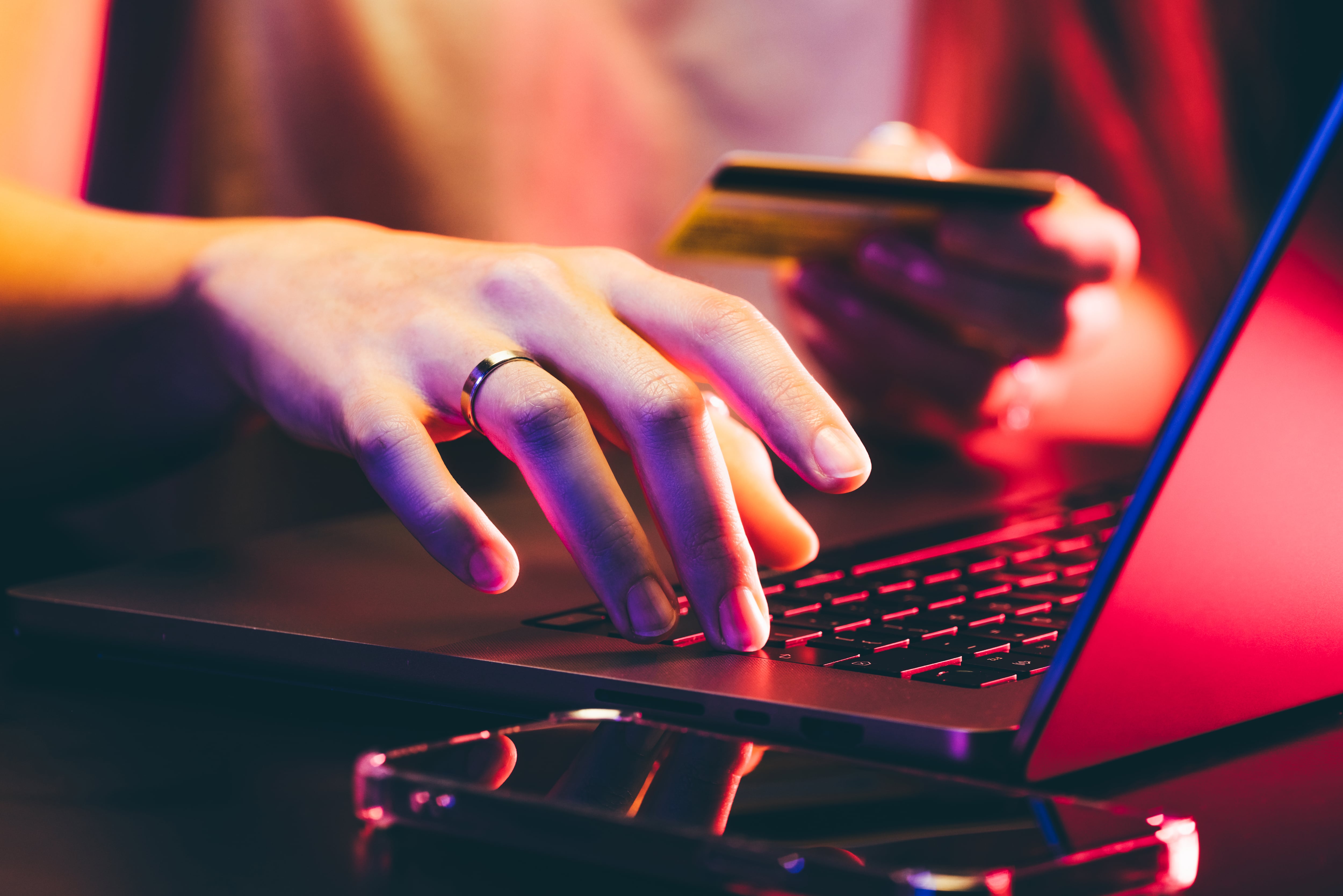 The dangerous ‘pop traps’ used by the gaming industry to seduce women