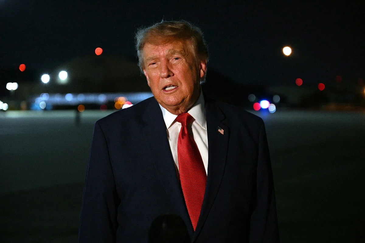 Trump opts for low-key Iran strategy as pressure mounts