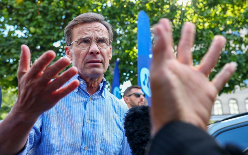 Opposition set to halt Sweden’s slide to right