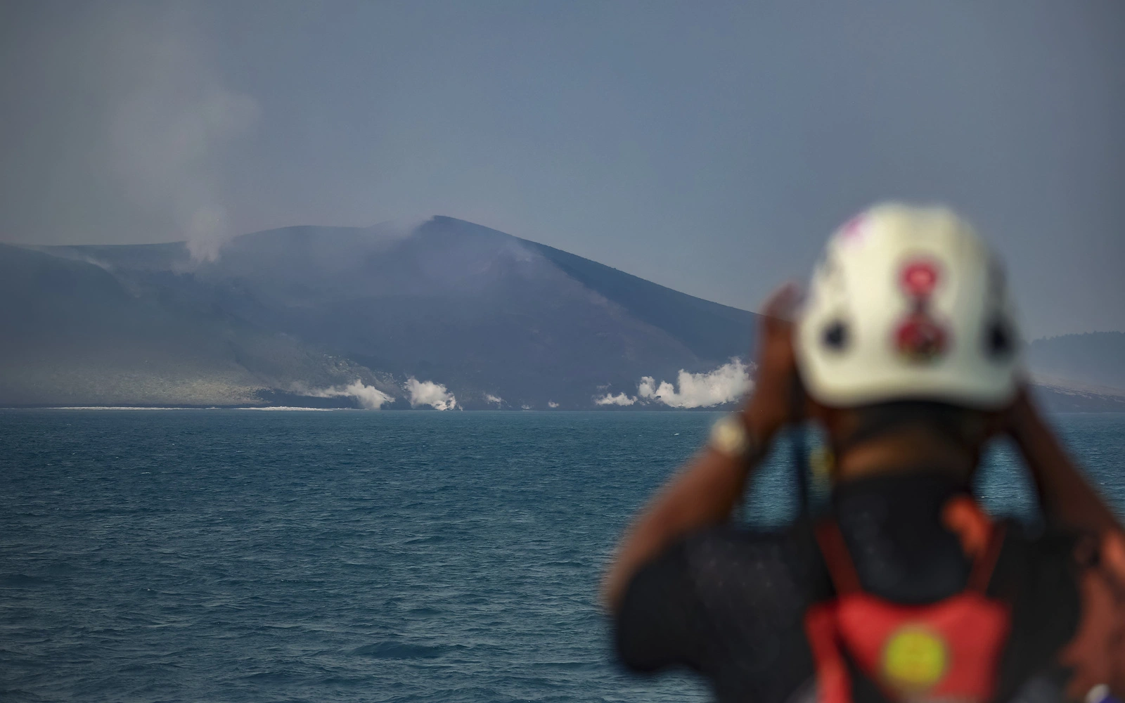 Indonesia extends search for missing journalists on volcano mission