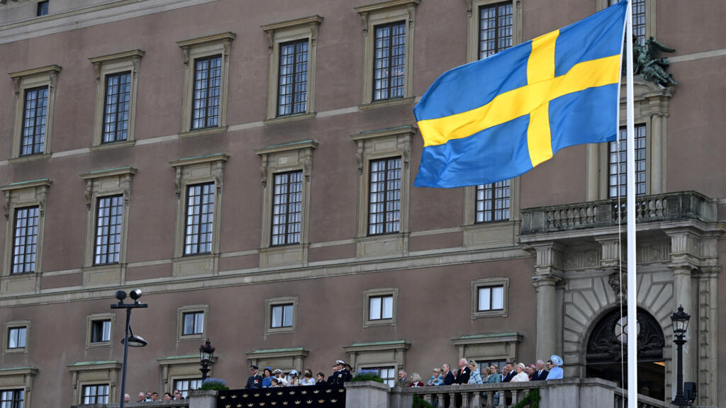 Sweden faces political uncertainty after knife-edge election