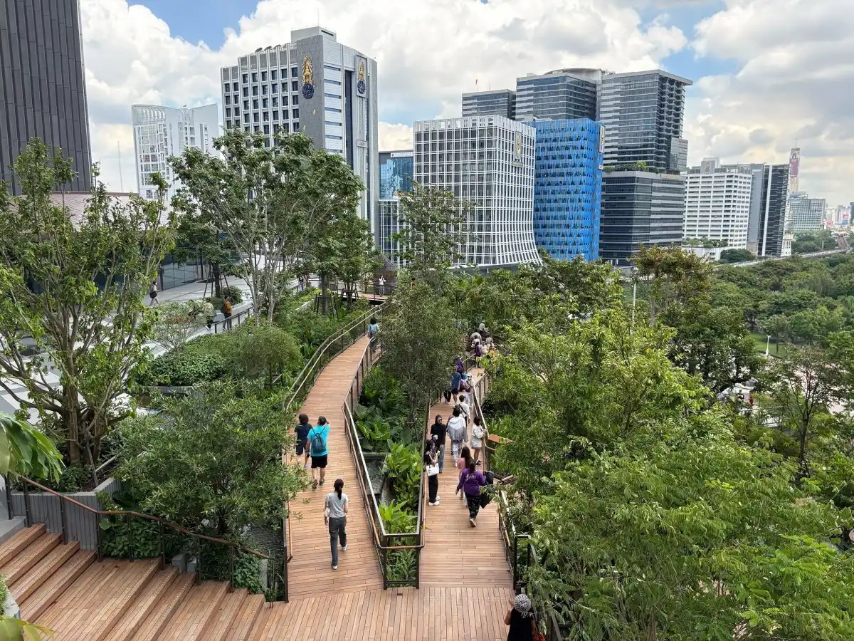 Dusit Central Park: Where to Eat and What to Do in Bangkok