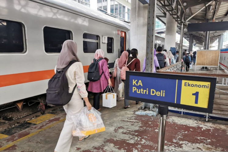 Two motorcyclists killed by train at unguarded N. Sumatra railway crossing