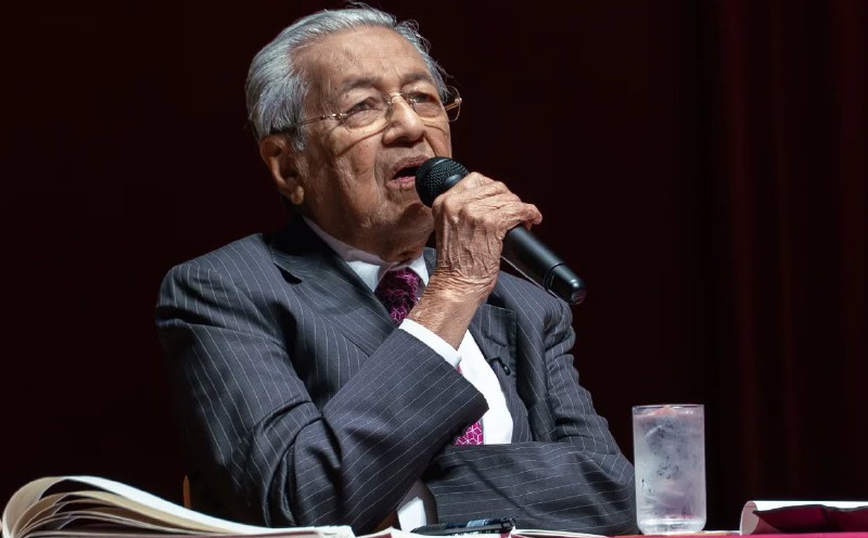 Tun M backs F1 return to Sepang