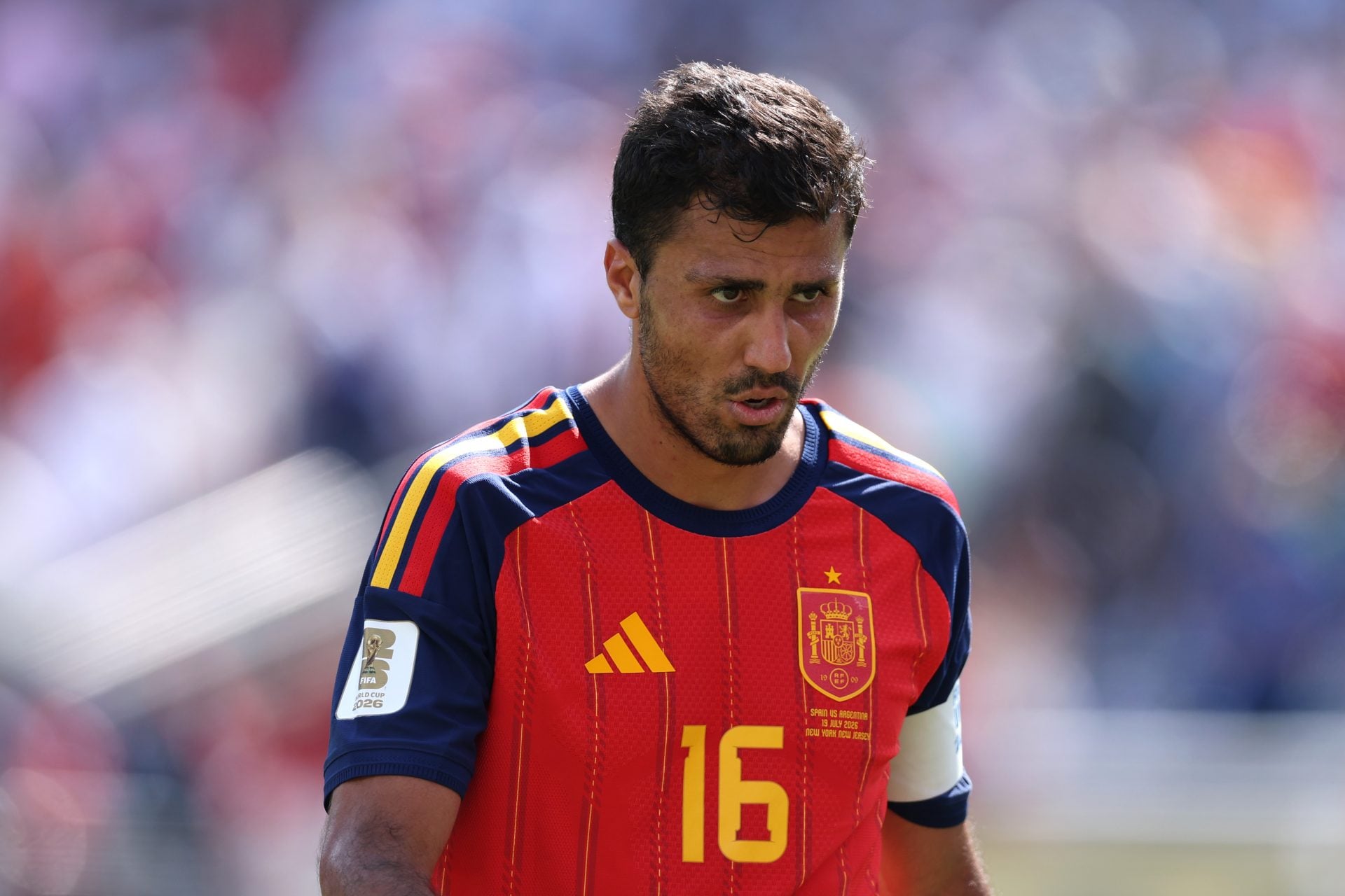 Barcelona could attempt to sign Real Madrid midfield target after de Jong injury