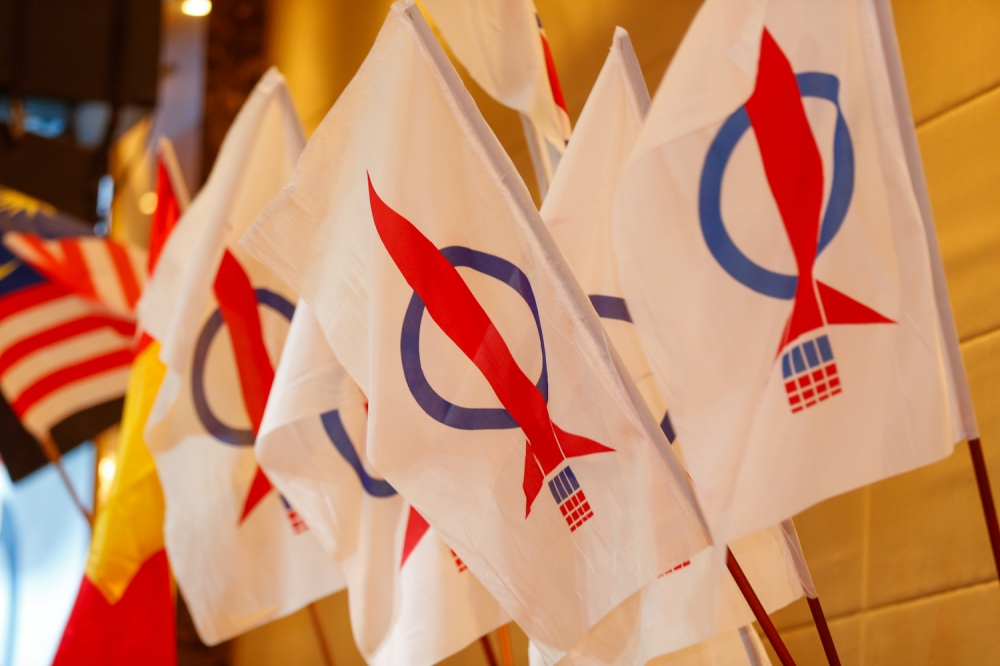 Any attempt for DAP to leave the government would strengthen the politics of attacking it — Phar Kim Beng