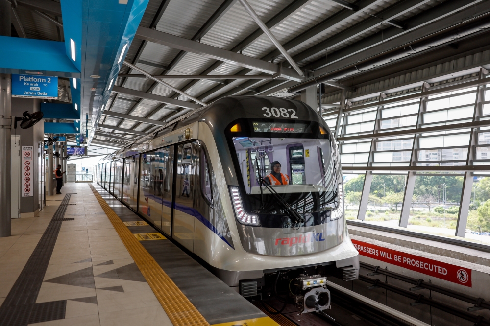 Kelana Jaya LRT services fully restored after power outage near University station