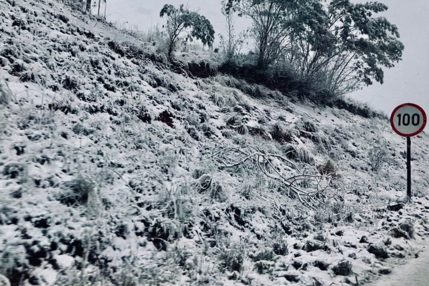 Joburg hiker rescued after surviving freezing night in the Drakensberg