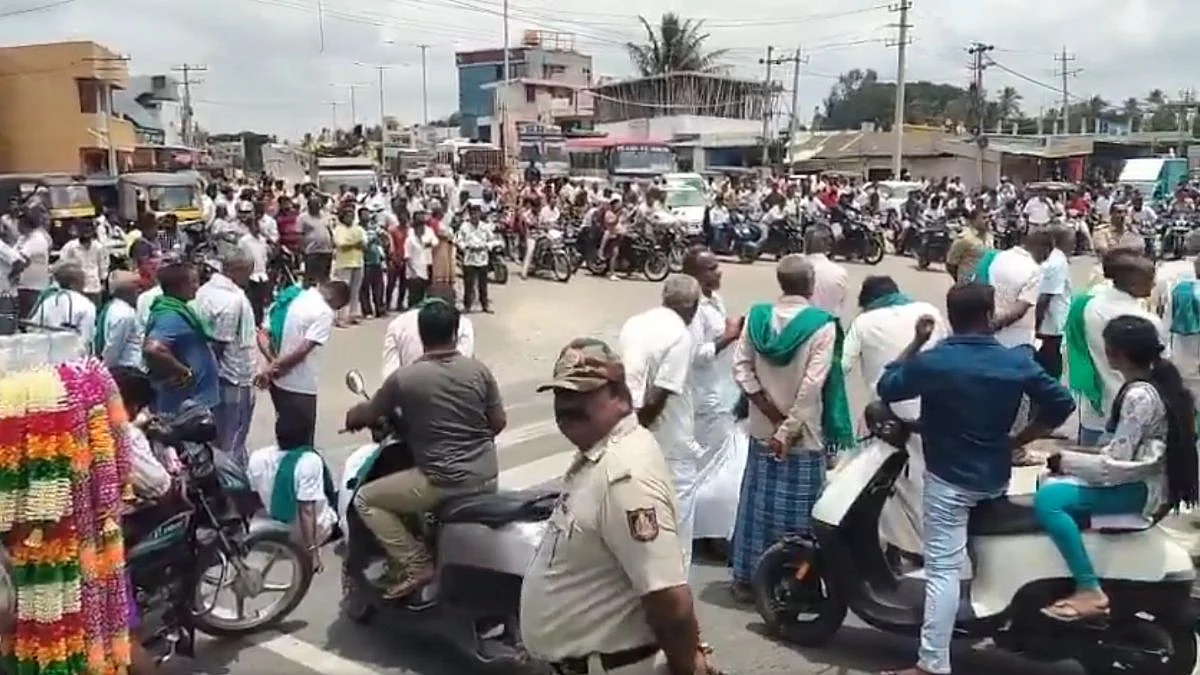 'Our Water, Our Right': Karnataka Bandh Over 12,000-Cusec Cauvery Release Sparks Fierce Protests In Mandya, Bengaluru Remains Unaffected | Video