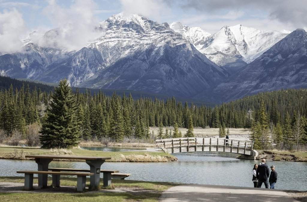 2 men dead in separate hikes in Banff National Park: RCMP