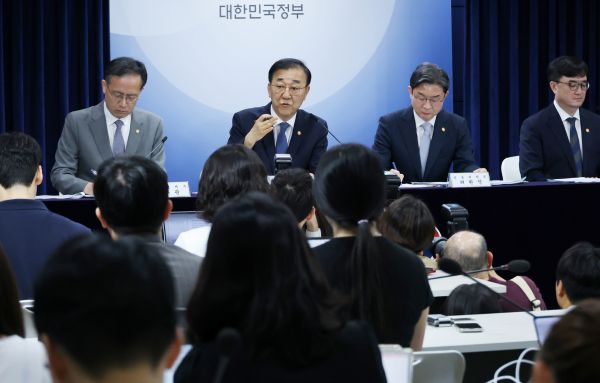 Gov’t Seeks to Curb Housing Prices with New Policy Package