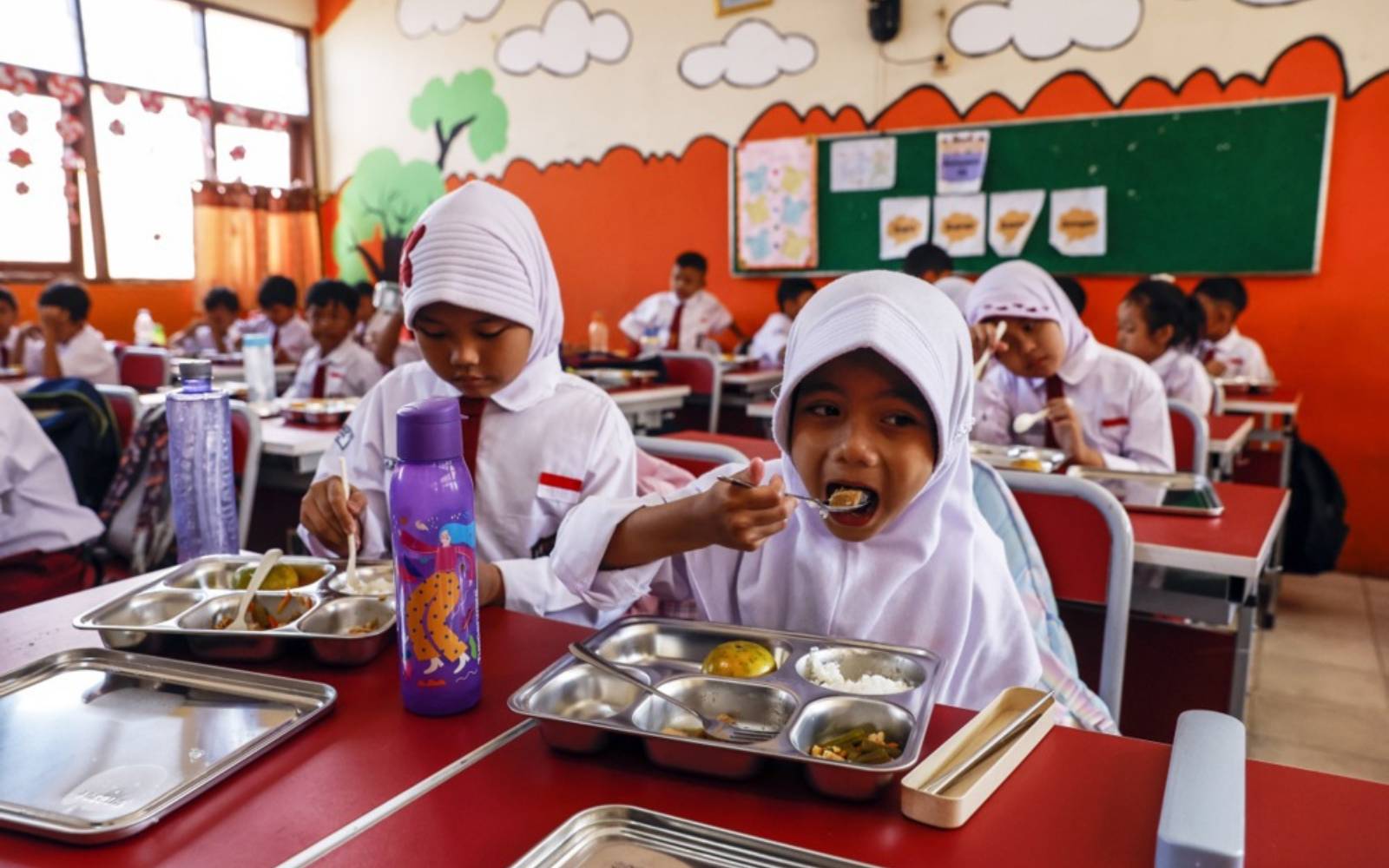 Indonesia’s free meals drive leaves remote kitchen investors deep in debt