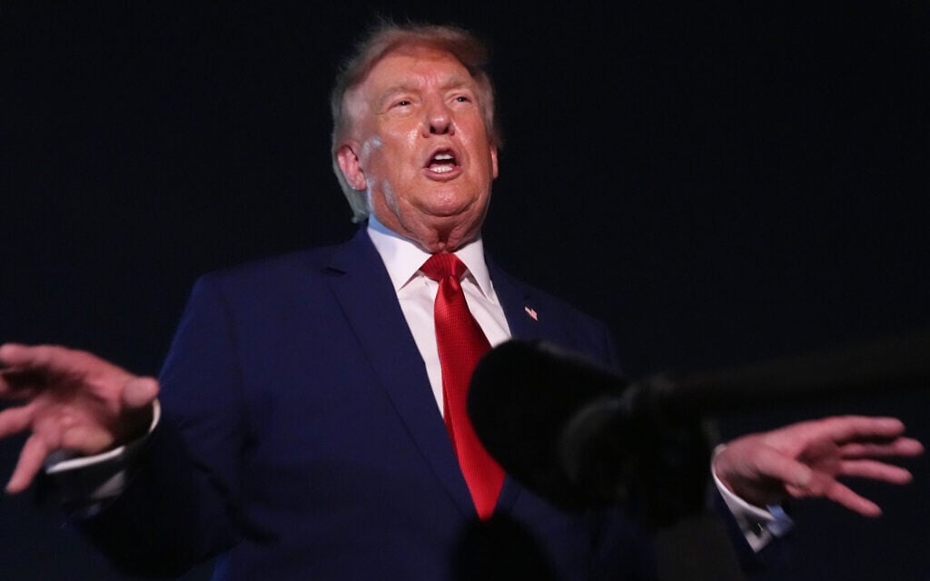 Trump says US to keep up blockade, as Iran vows closed Hormuz until demands met