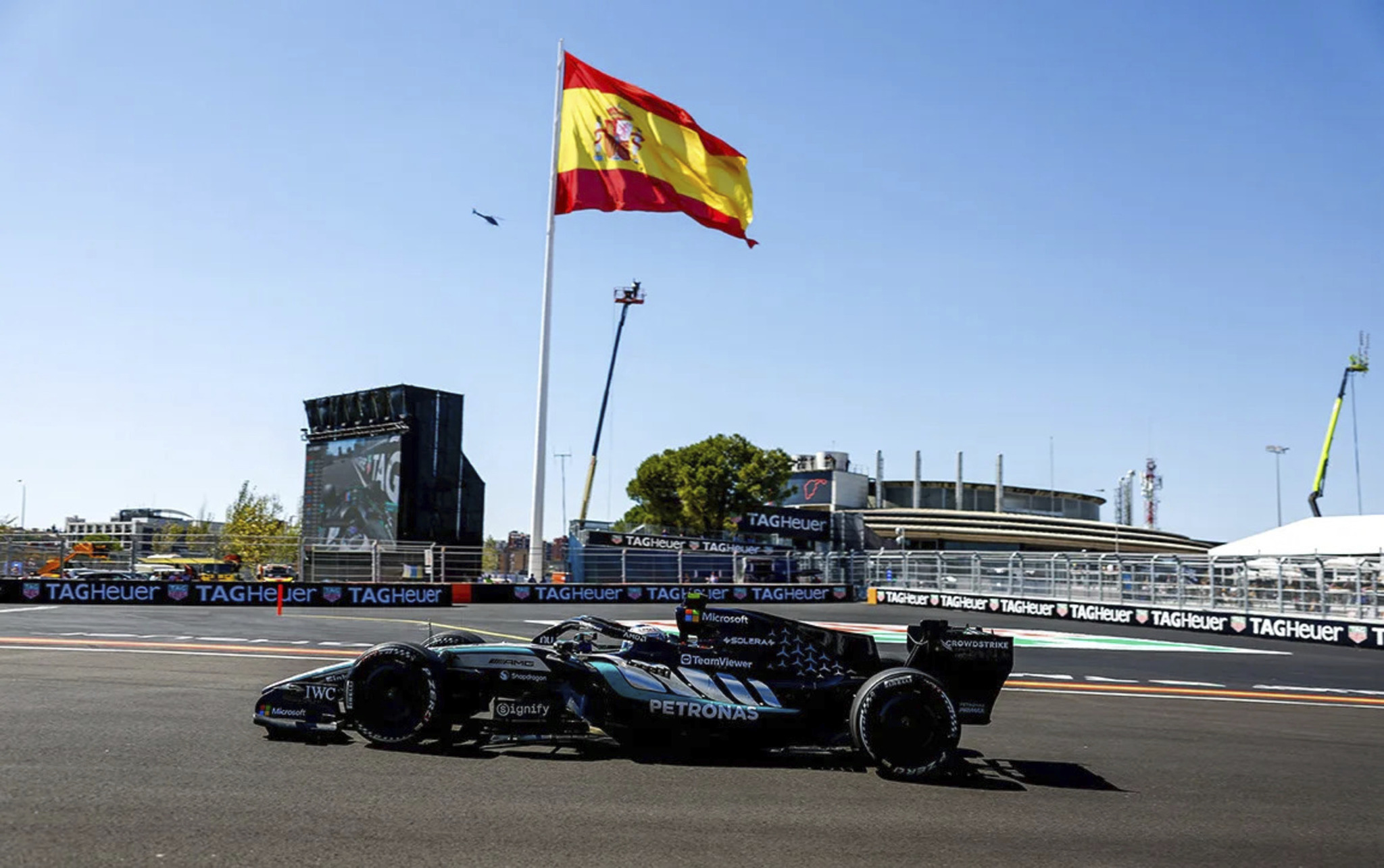 How to make decisions when the office is like a Formula 1 circuit