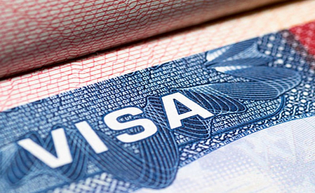 US judge postpones new visa rules for foreign students, journalists