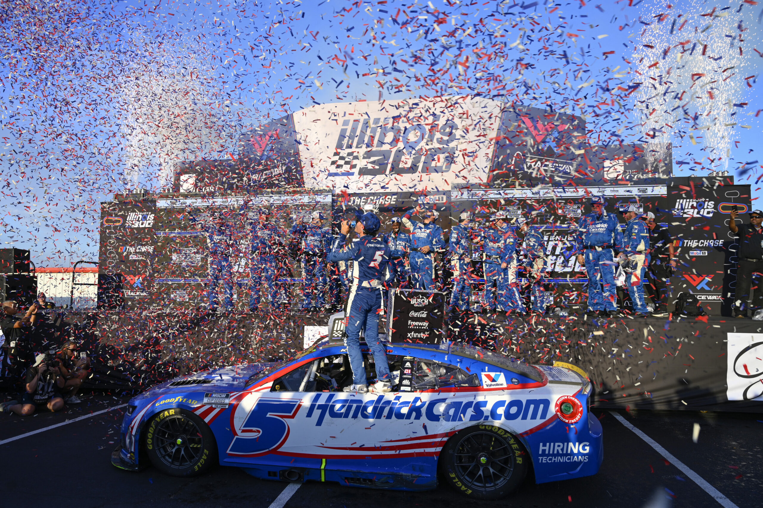 Two Defending Champions, Two Winless Streaks: Jesse Love and Kyle Larson Break Through at Gateway
