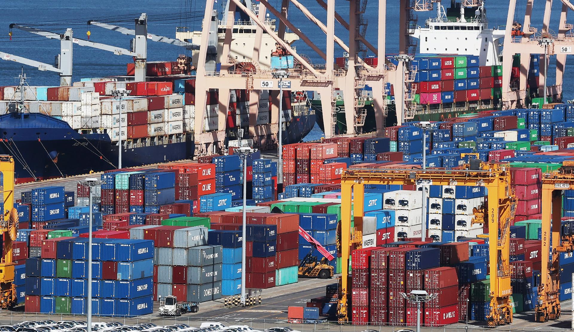 Container shipping costs to Middle East extend gains in August amid conflict